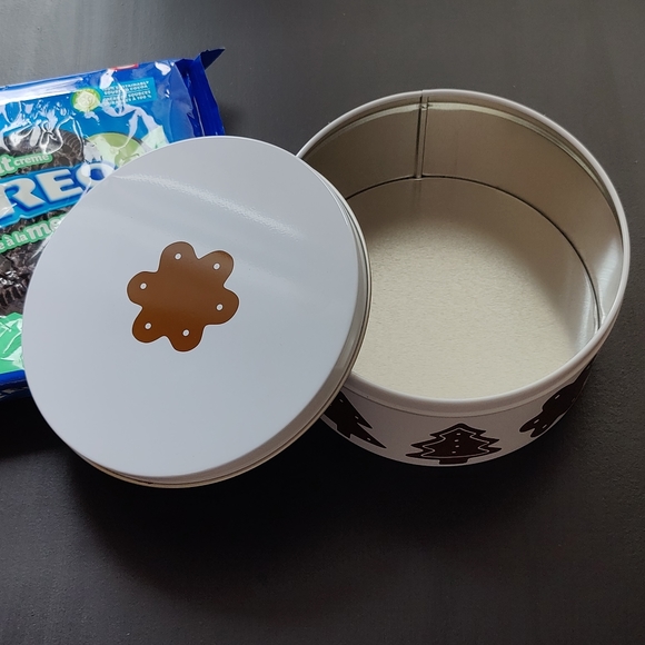 IKEA | Christmas / Holiday | 6 inch 🍪 Cookie tin - Picture 10 of 10